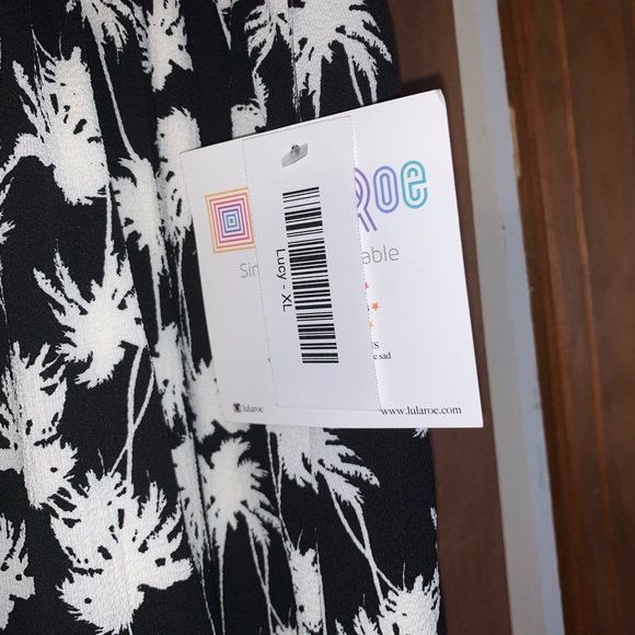 Lularoe Lucy - Picture 2 of 3